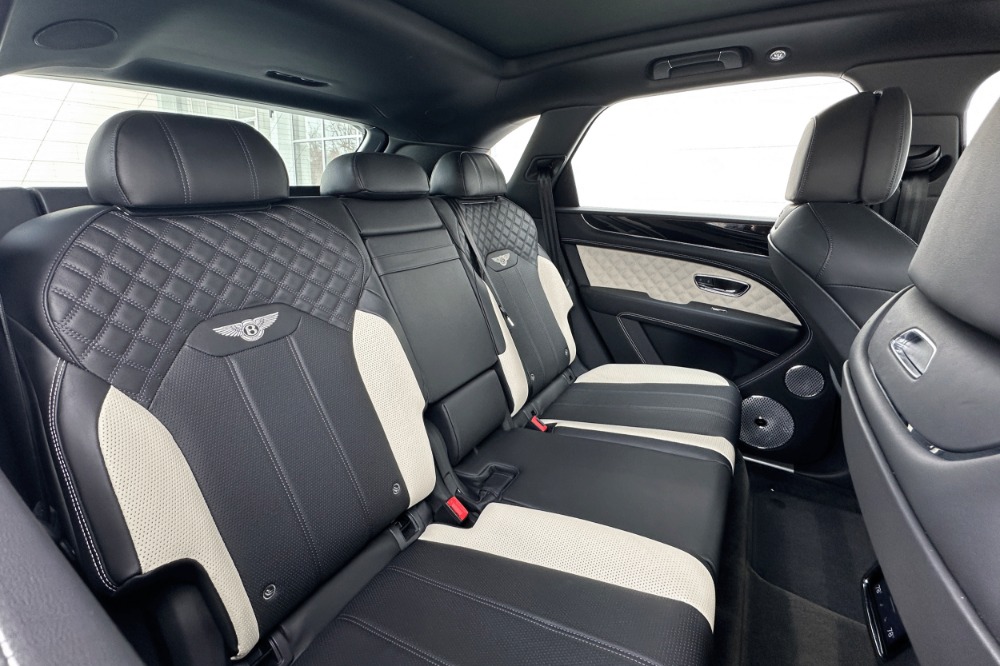 2022 Bentley Bentayga Image 14