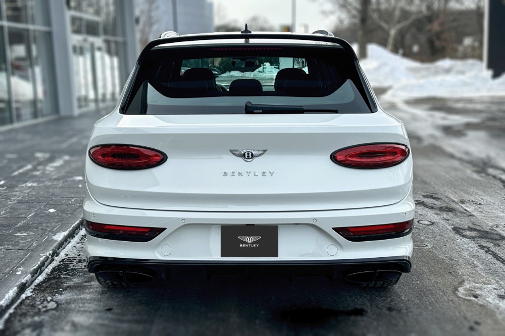 2022 Bentley Bentayga Image 22