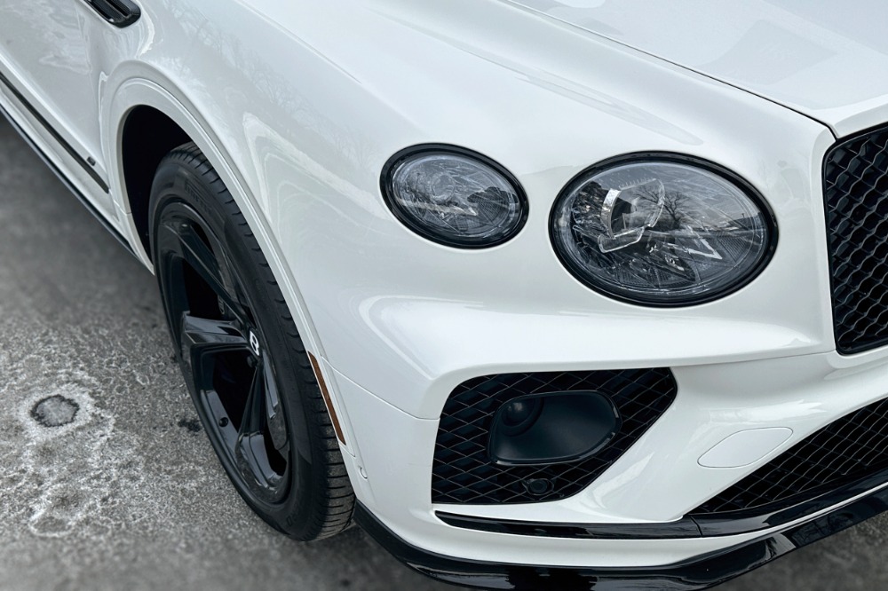 2022 Bentley Bentayga Image 24