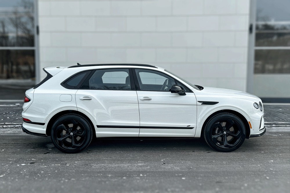 2022 Bentley Bentayga Image 5