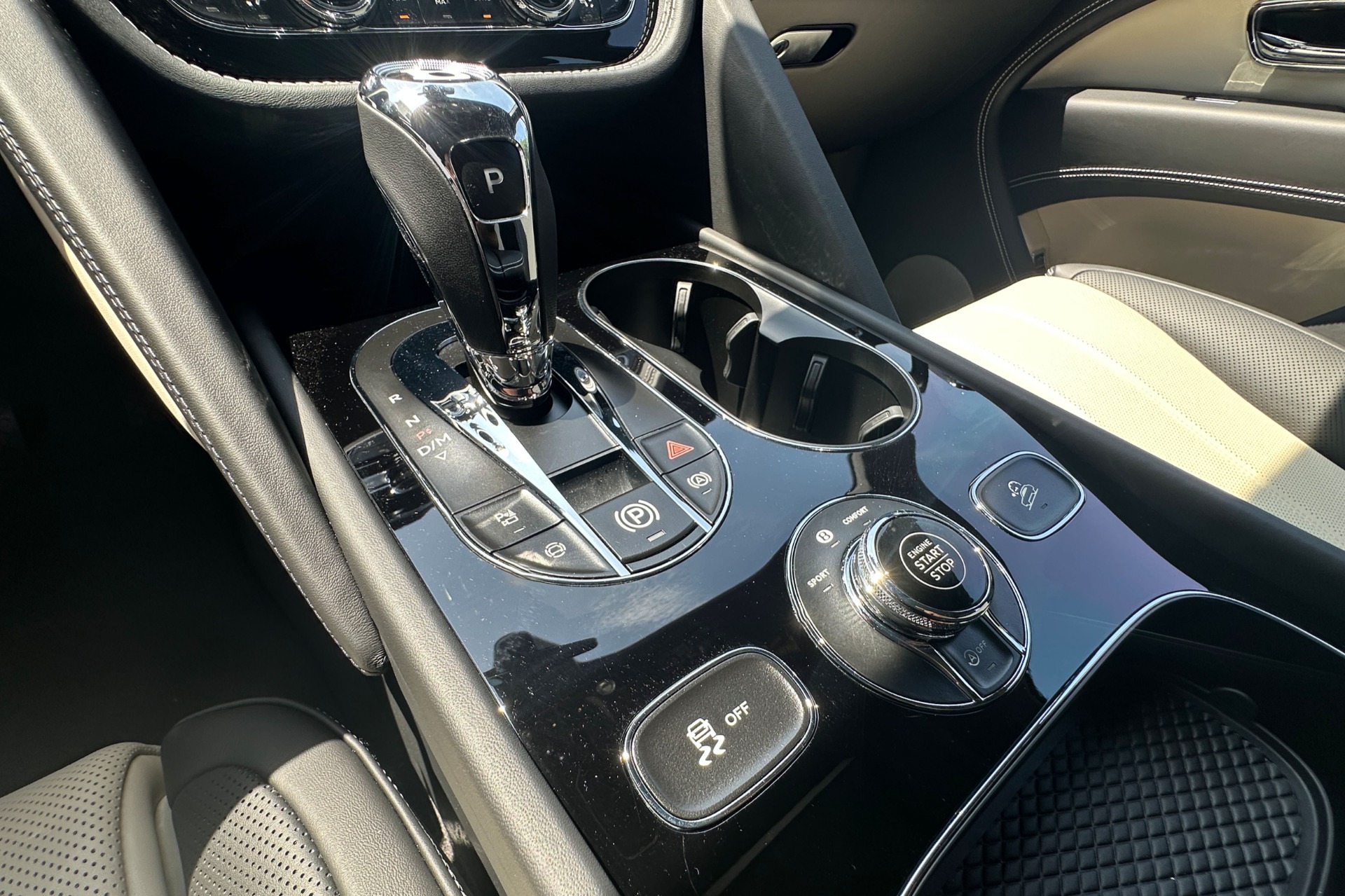 2026 Bentley Bentayga Image 11