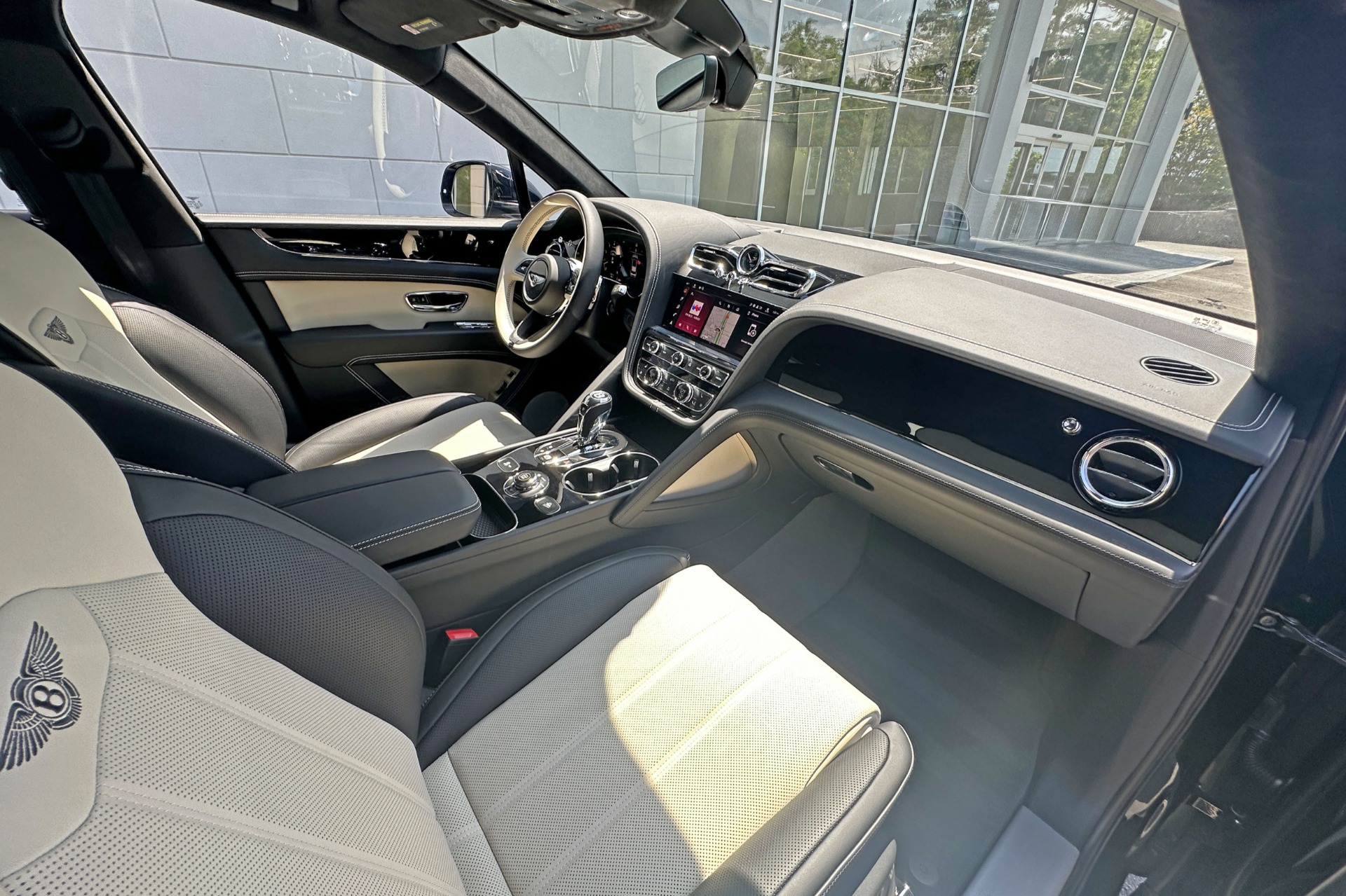 2026 Bentley Bentayga Image 2