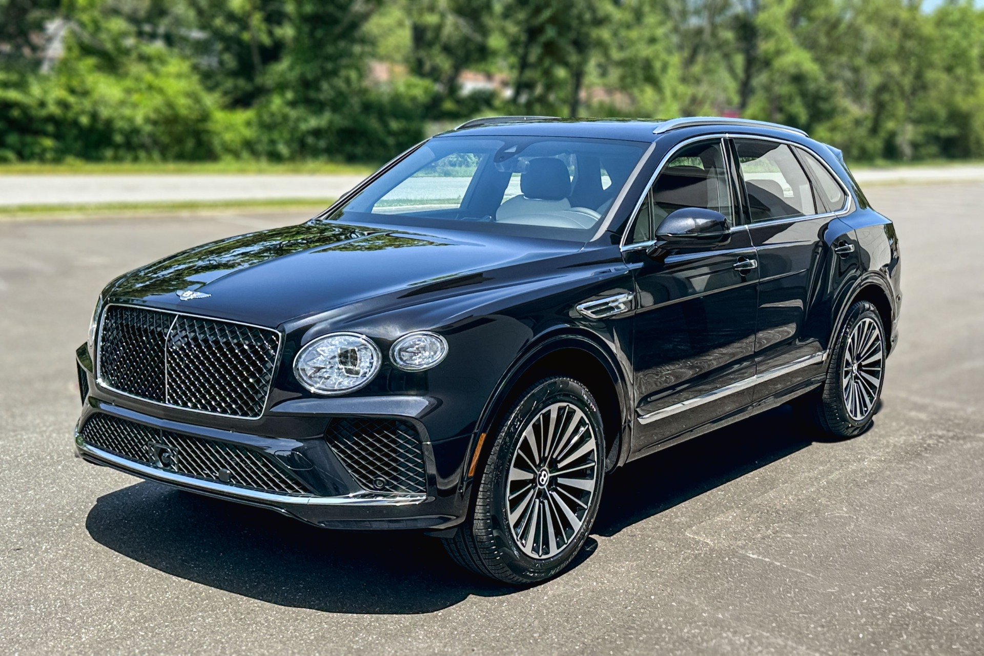 2026 Bentley Bentayga Image 21
