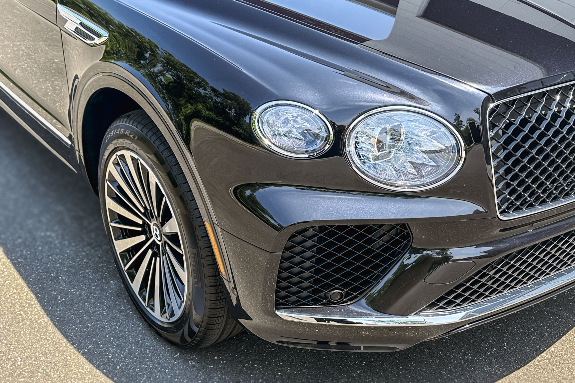 2026 Bentley Bentayga Image 22