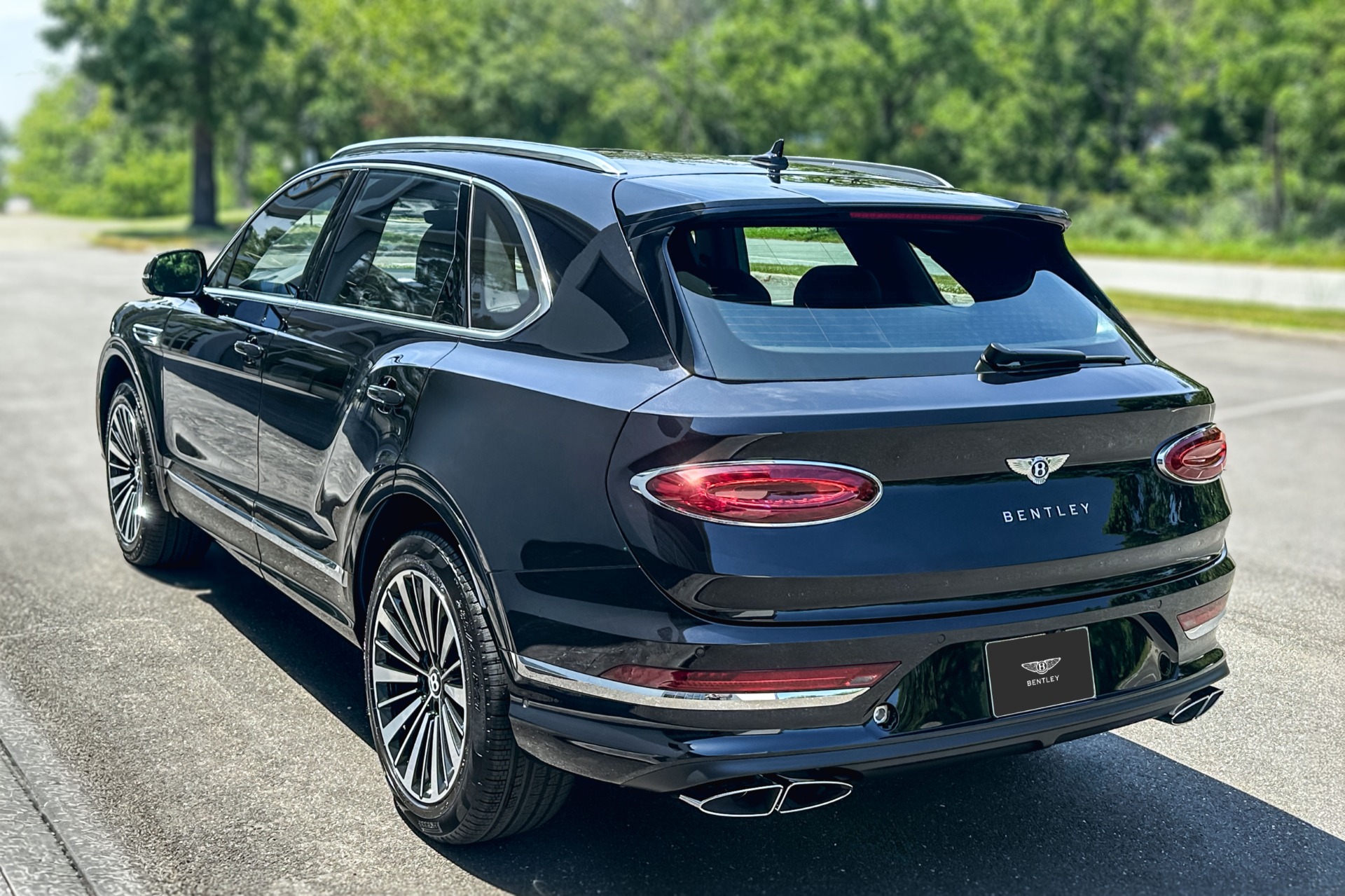 2026 Bentley Bentayga Image 24