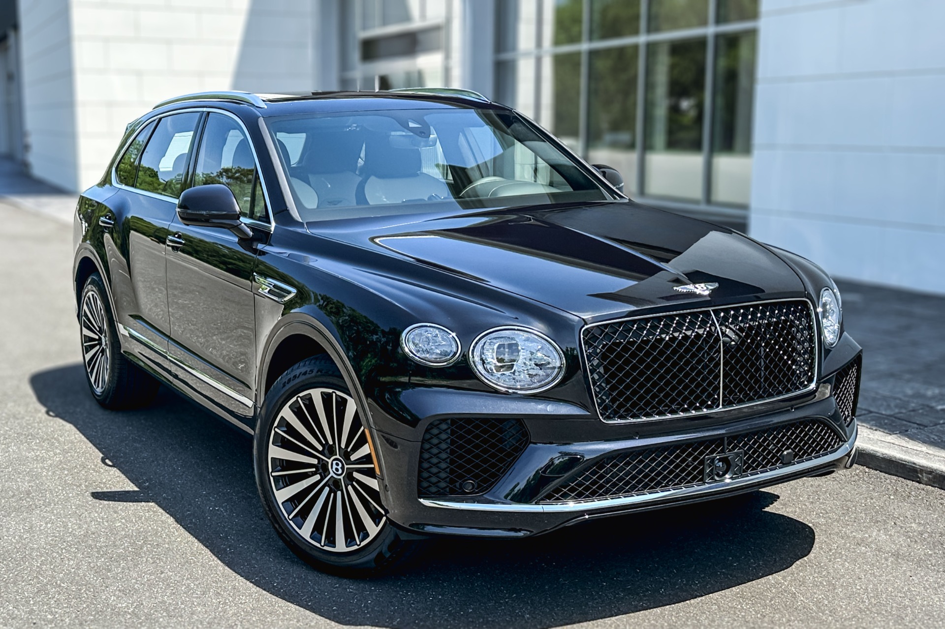 2026 Bentley Bentayga Image 25