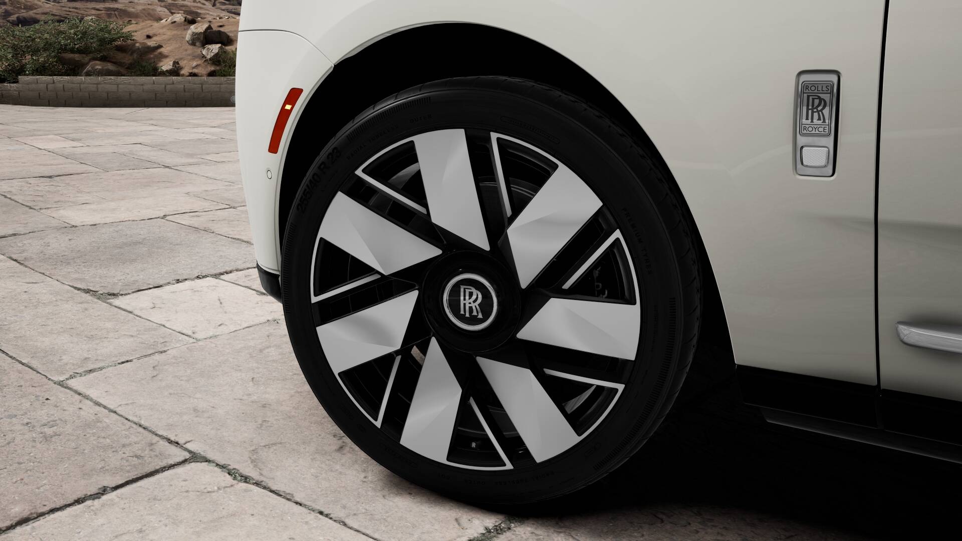 2027 Rolls-Royce Cullinan Image 14