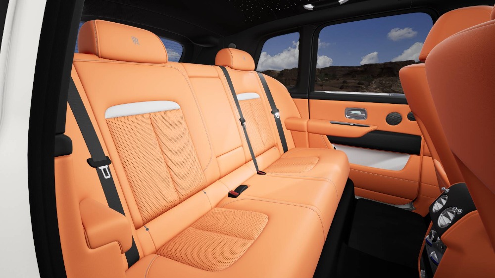2027 Rolls-Royce Cullinan Image 4