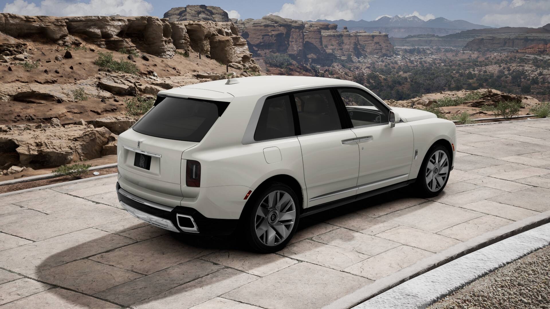 2027 Rolls-Royce Cullinan Image 3