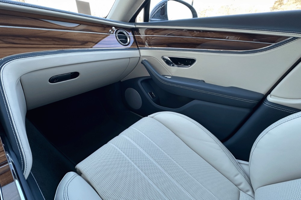 2024 Bentley Flying Spur Image 12