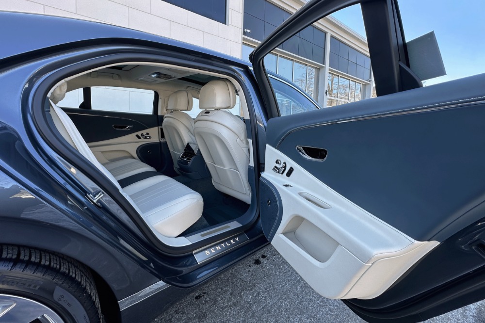 2024 Bentley Flying Spur Image 17
