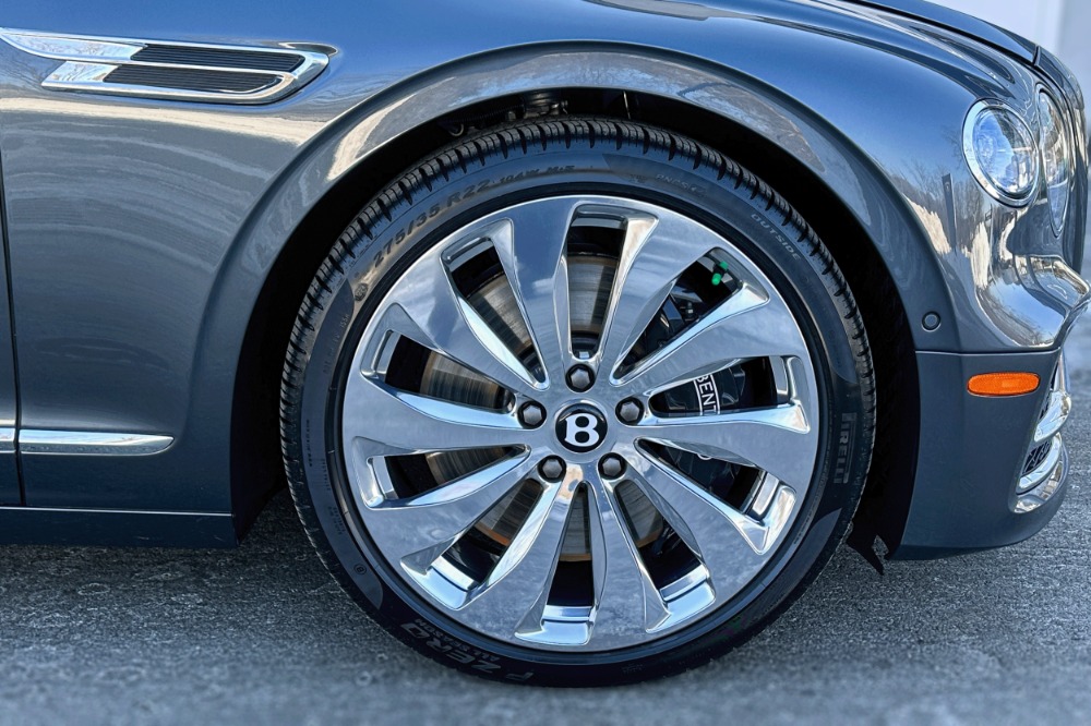 2024 Bentley Flying Spur Image 6