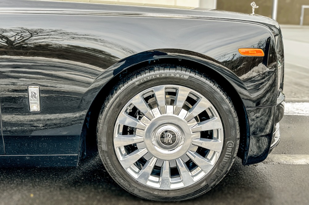 2023 Rolls-Royce Phantom Image 22
