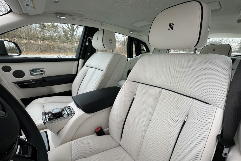2023 Rolls-Royce Phantom Image 9