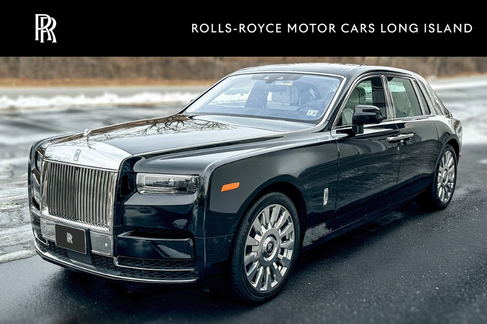 2023 Rolls-Royce Phantom Image 1