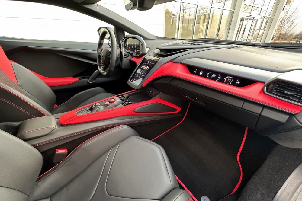 2025 Lamborghini Revuelto Image 10