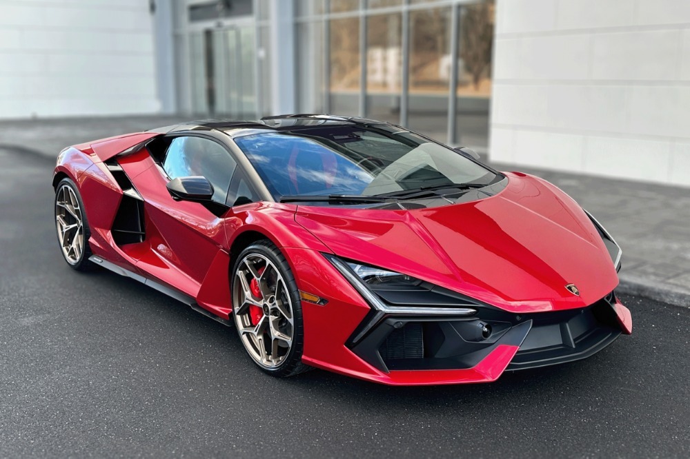 2025 Lamborghini Revuelto Image 15