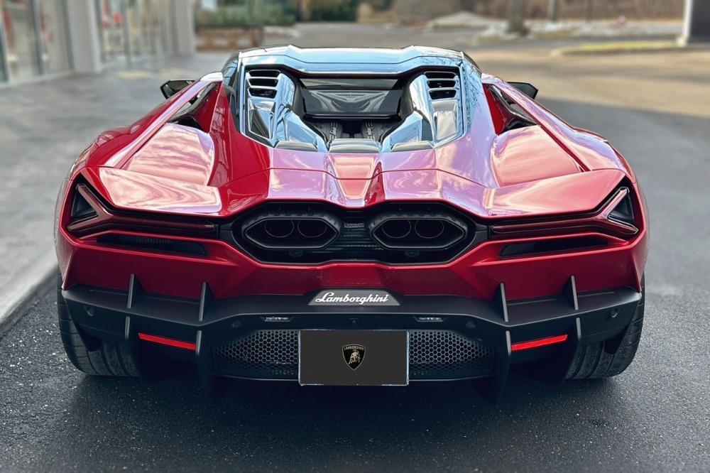 2025 Lamborghini Revuelto Image 17
