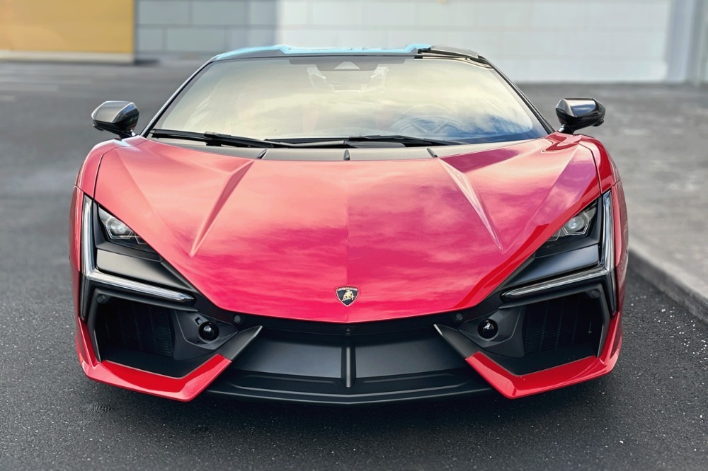 2025 Lamborghini Revuelto Image 19