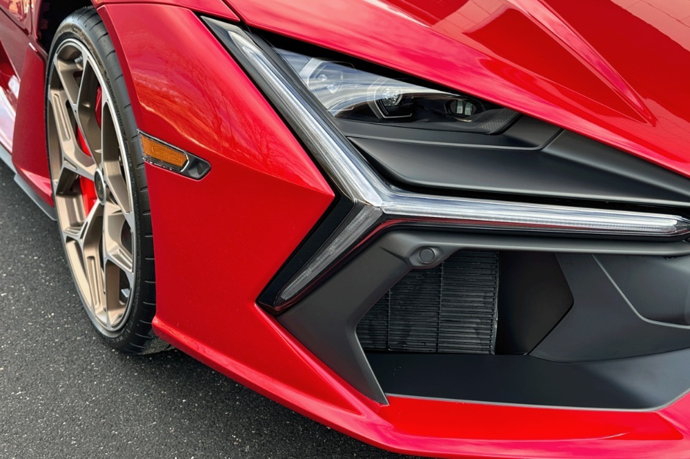 2025 Lamborghini Revuelto Image 20