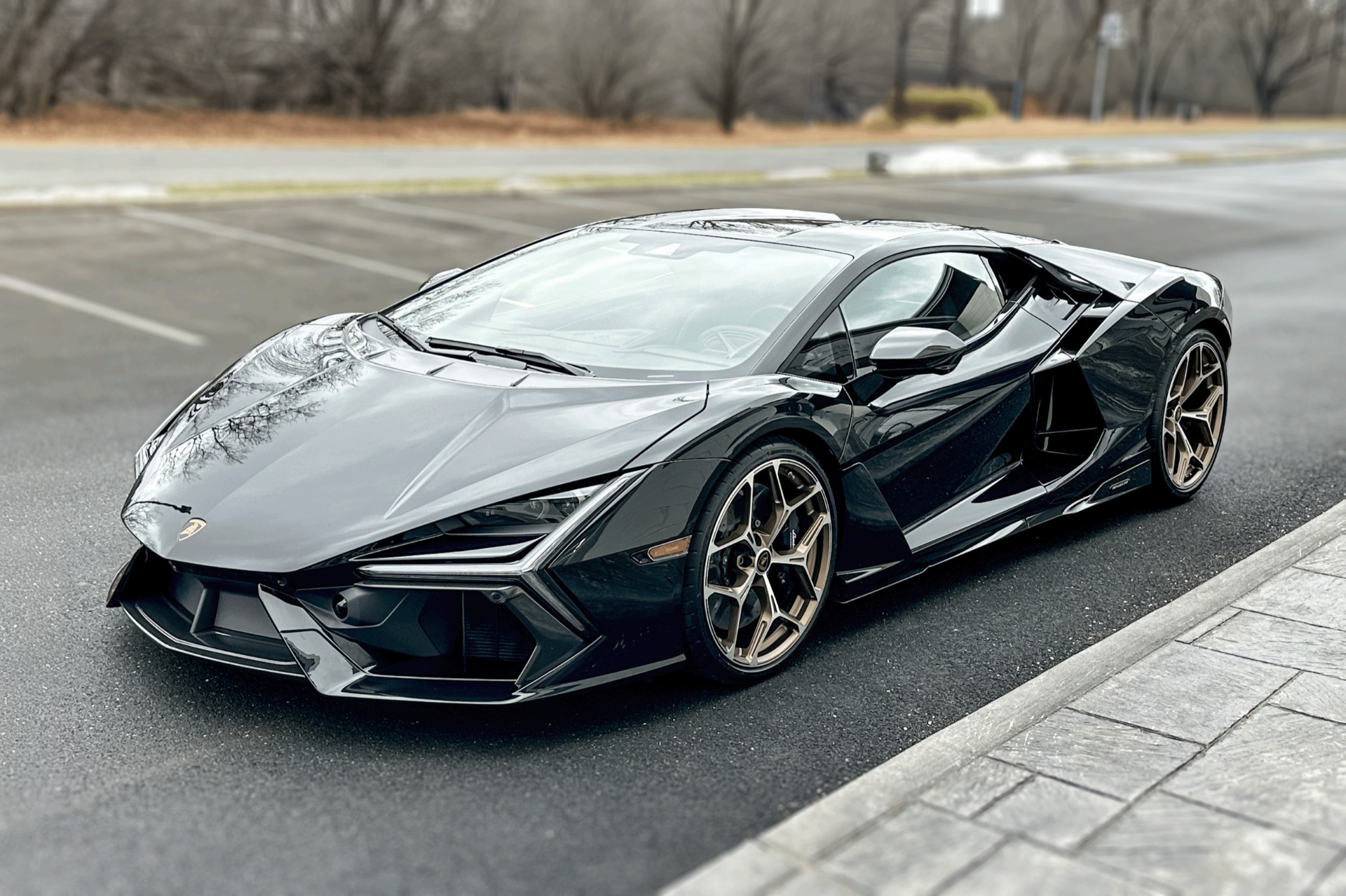 2025 Lamborghini Revuelto Image 13