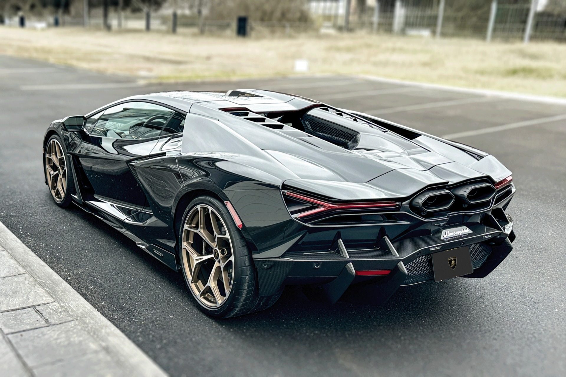 2025 Lamborghini Revuelto Image 19