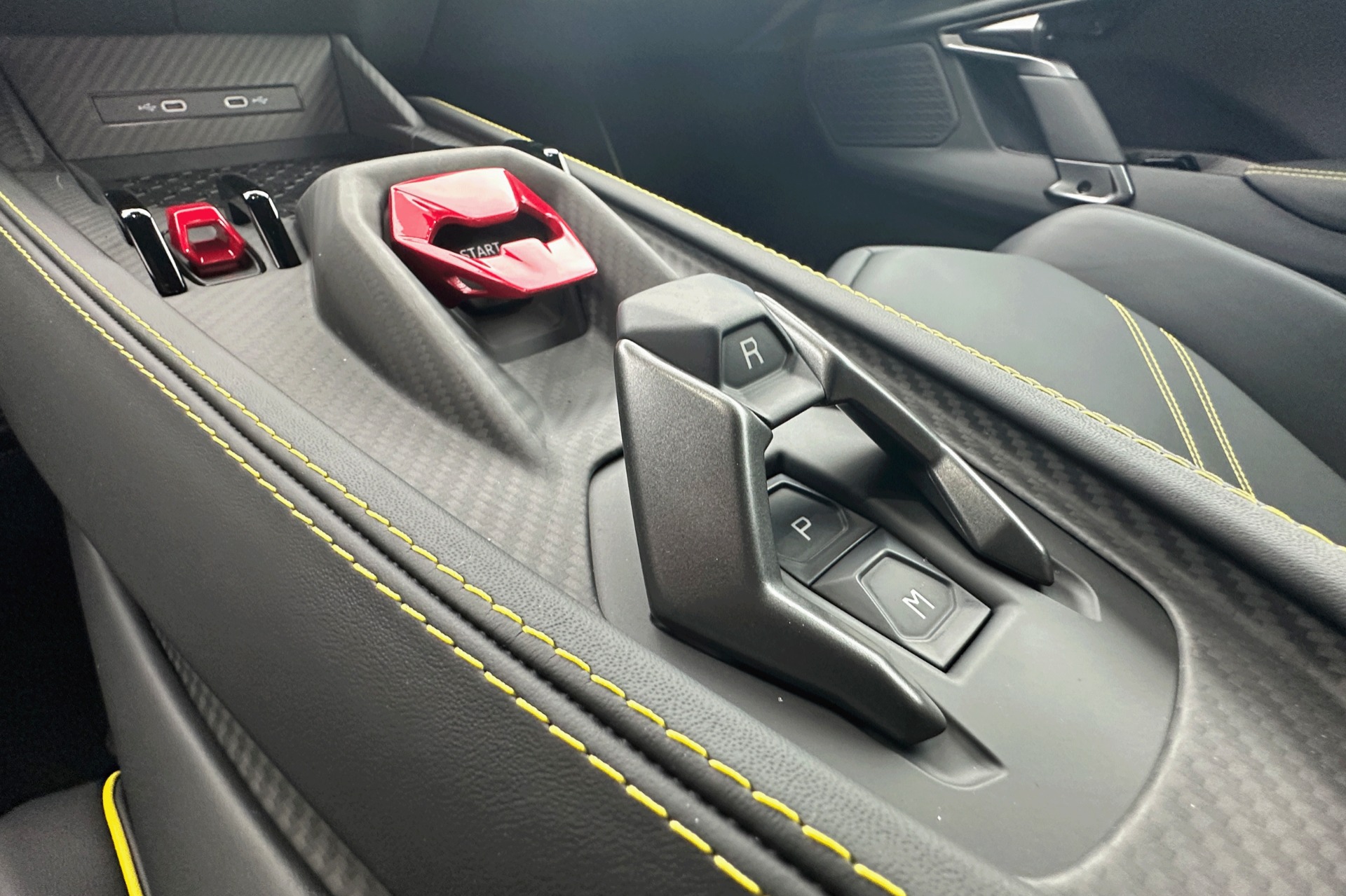 2025 Lamborghini Revuelto Image 8