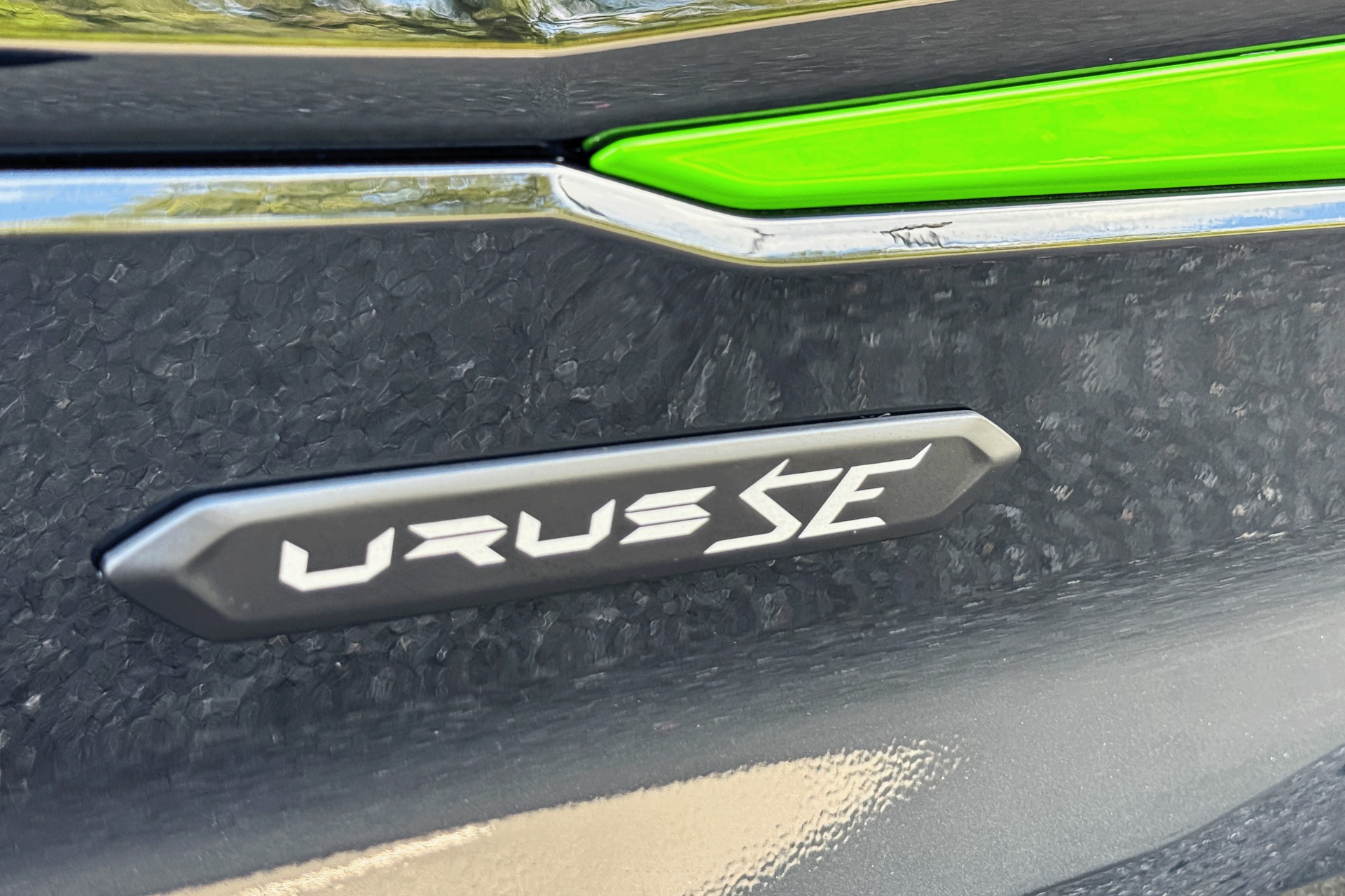 2025 Lamborghini Urus Image 12