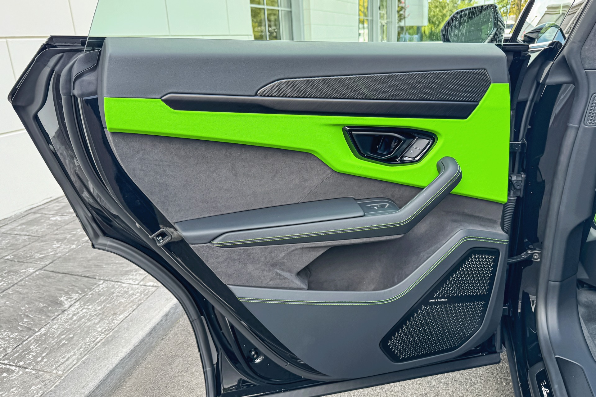 2025 Lamborghini Urus Image 22