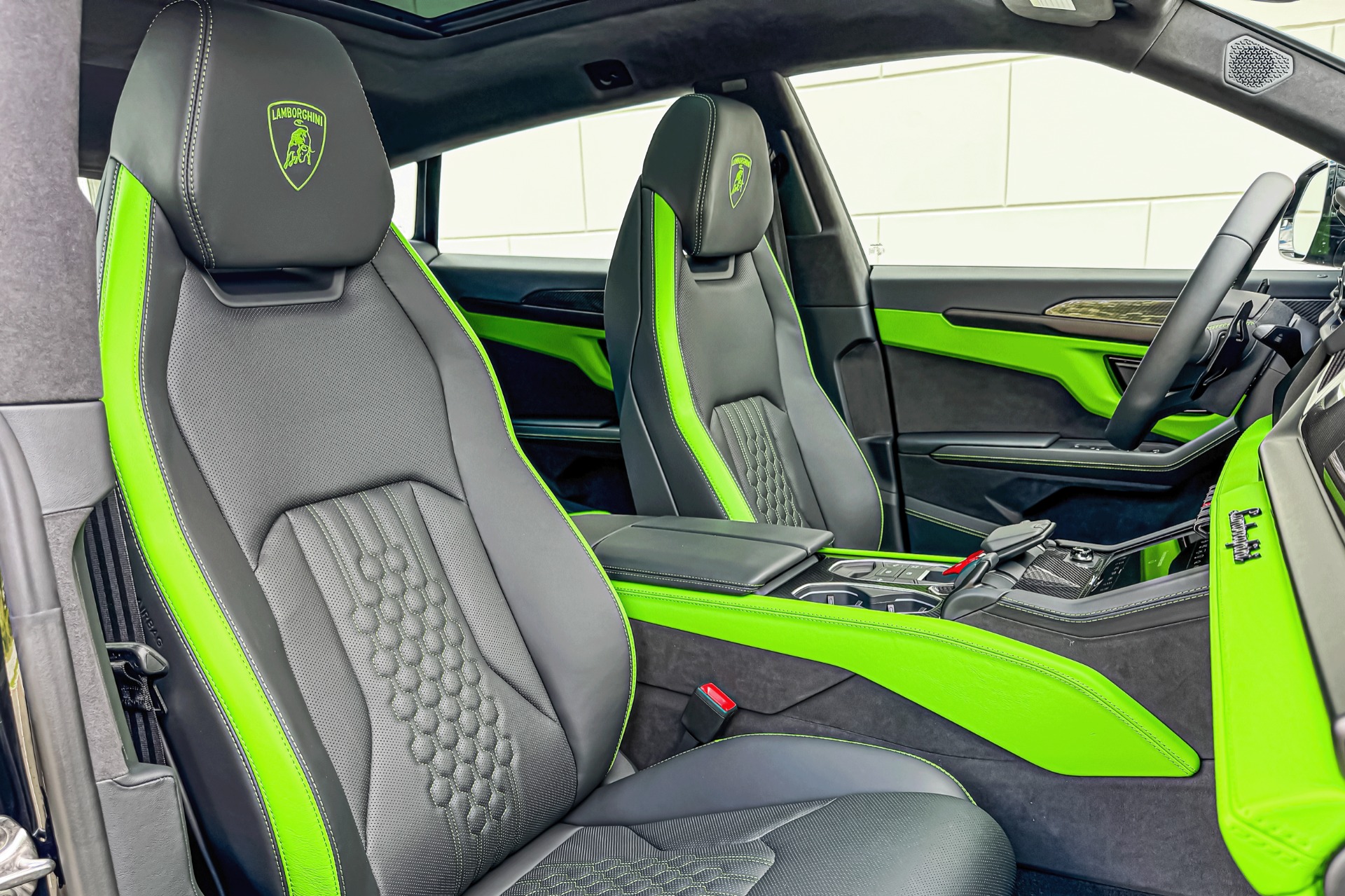 2025 Lamborghini Urus Image 27