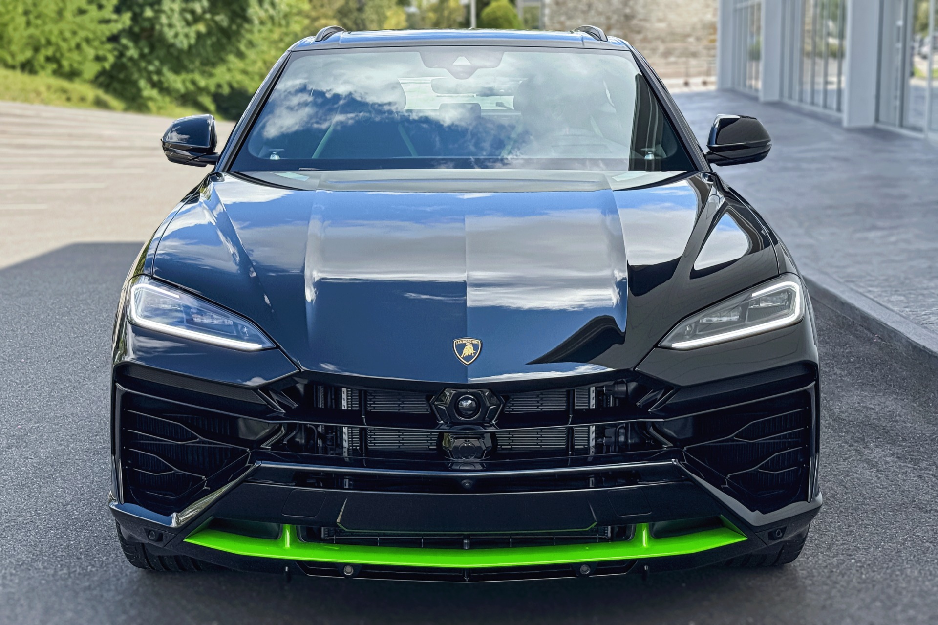 2025 Lamborghini Urus Image 8