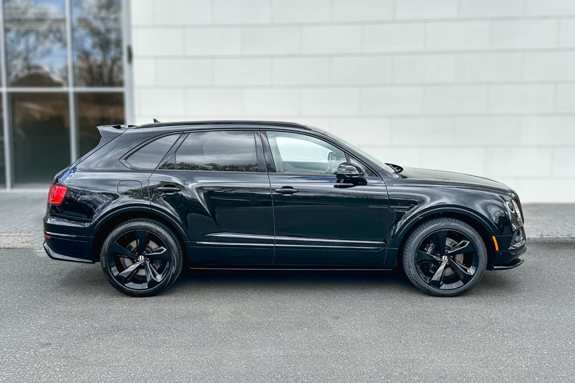 2019 Bentley Bentayga Image 5