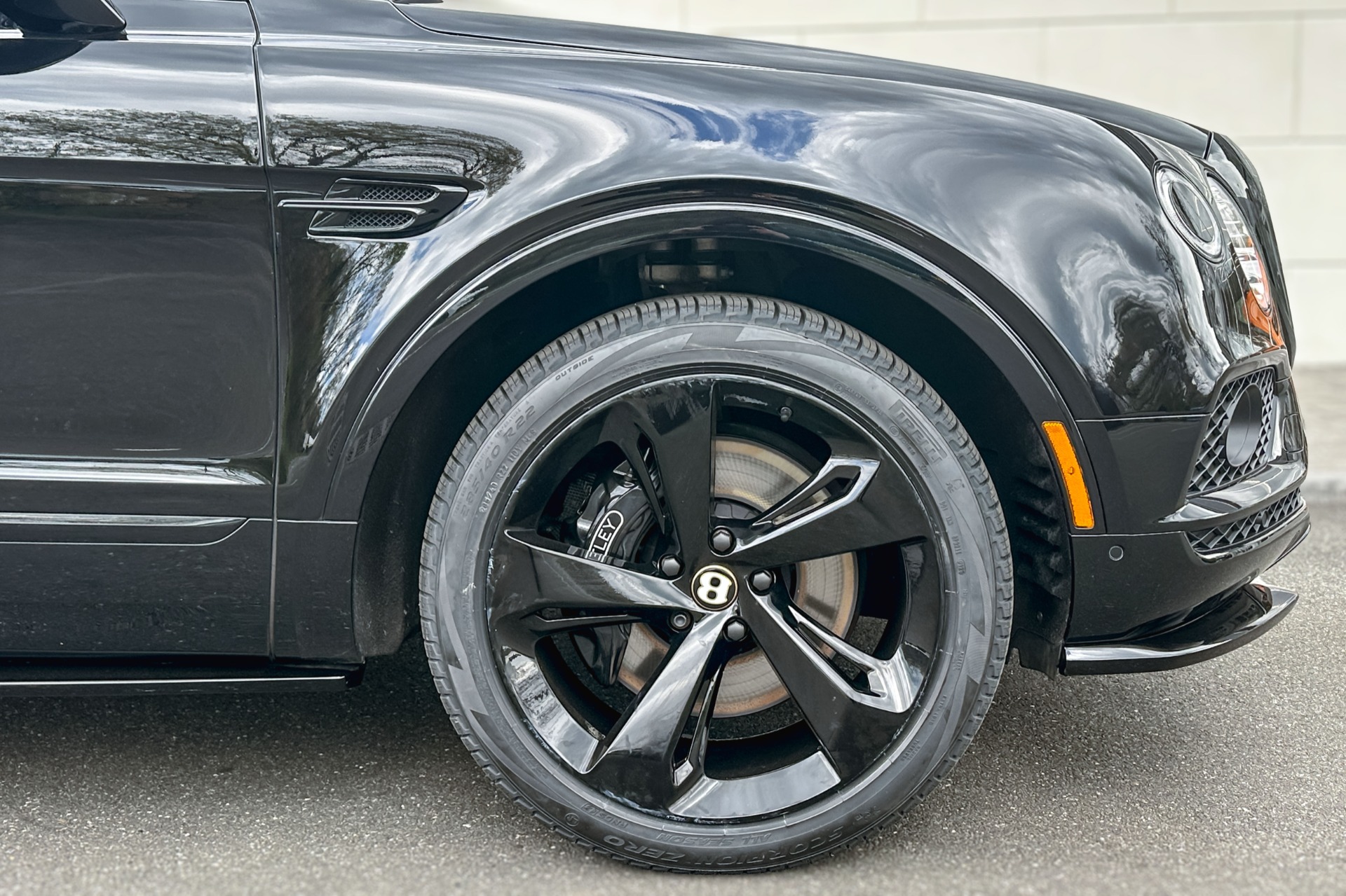 2019 Bentley Bentayga Image 6