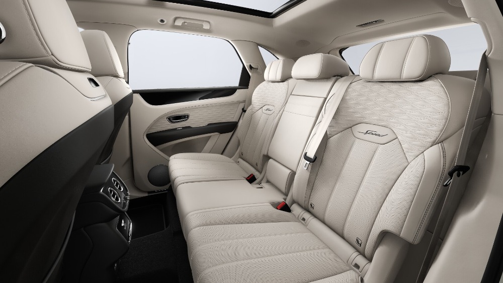 2027 Bentley Bentayga Image 6