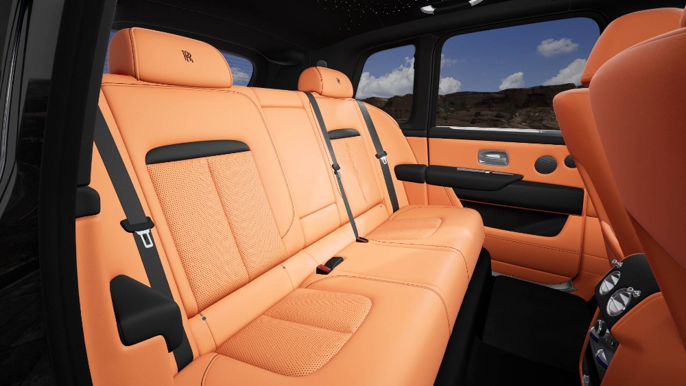 2027 Rolls-Royce Cullinan Image 12