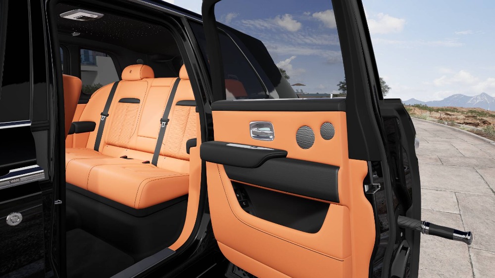 2027 Rolls-Royce Cullinan Image 4
