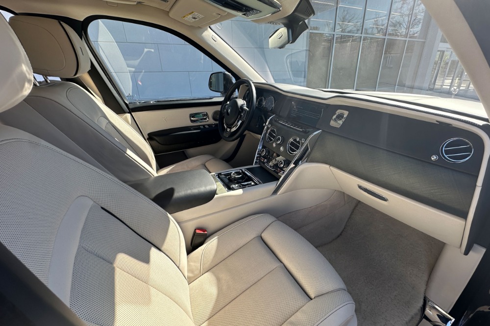 2020 Rolls-Royce Cullinan Image 12