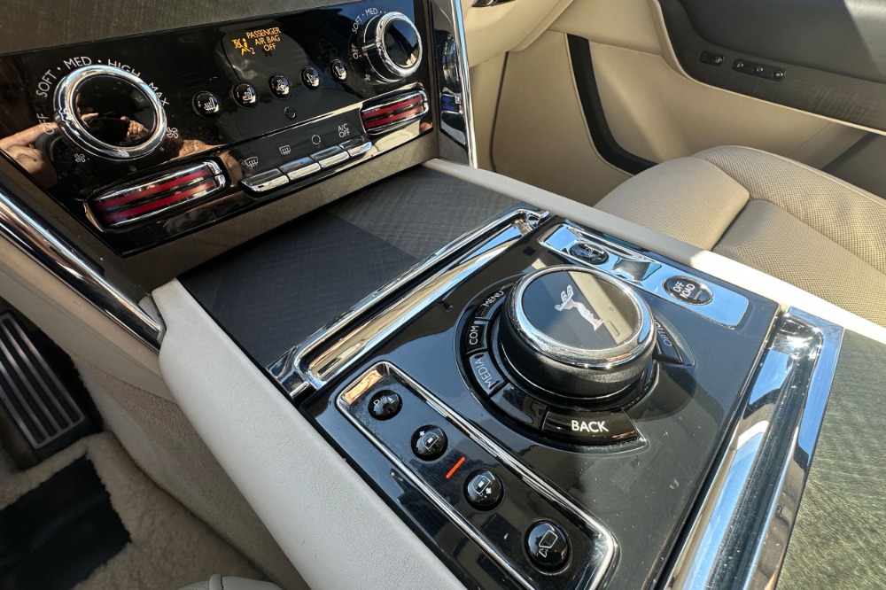 2020 Rolls-Royce Cullinan Image 9