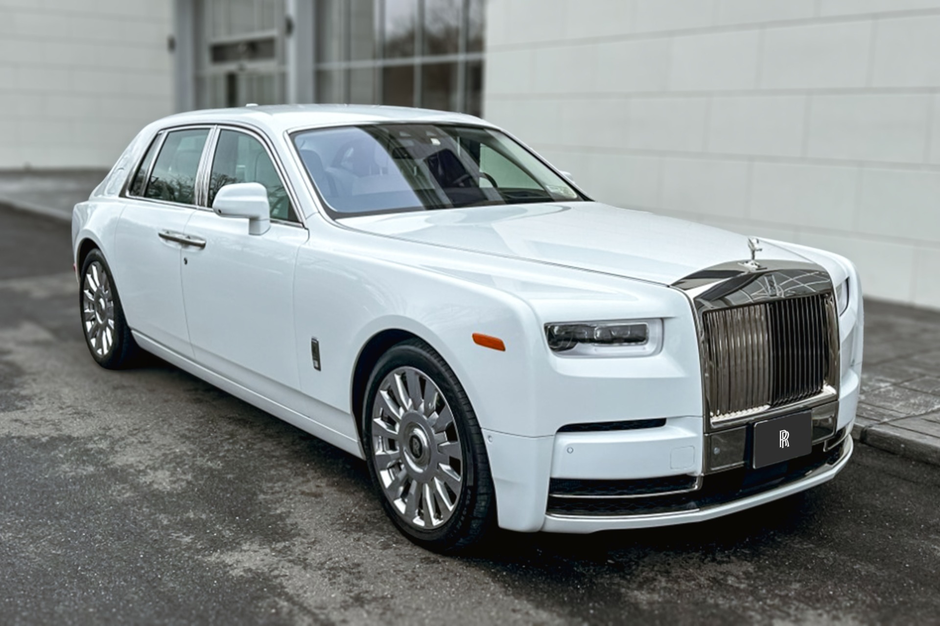 2022 Rolls-Royce Phantom Image 13