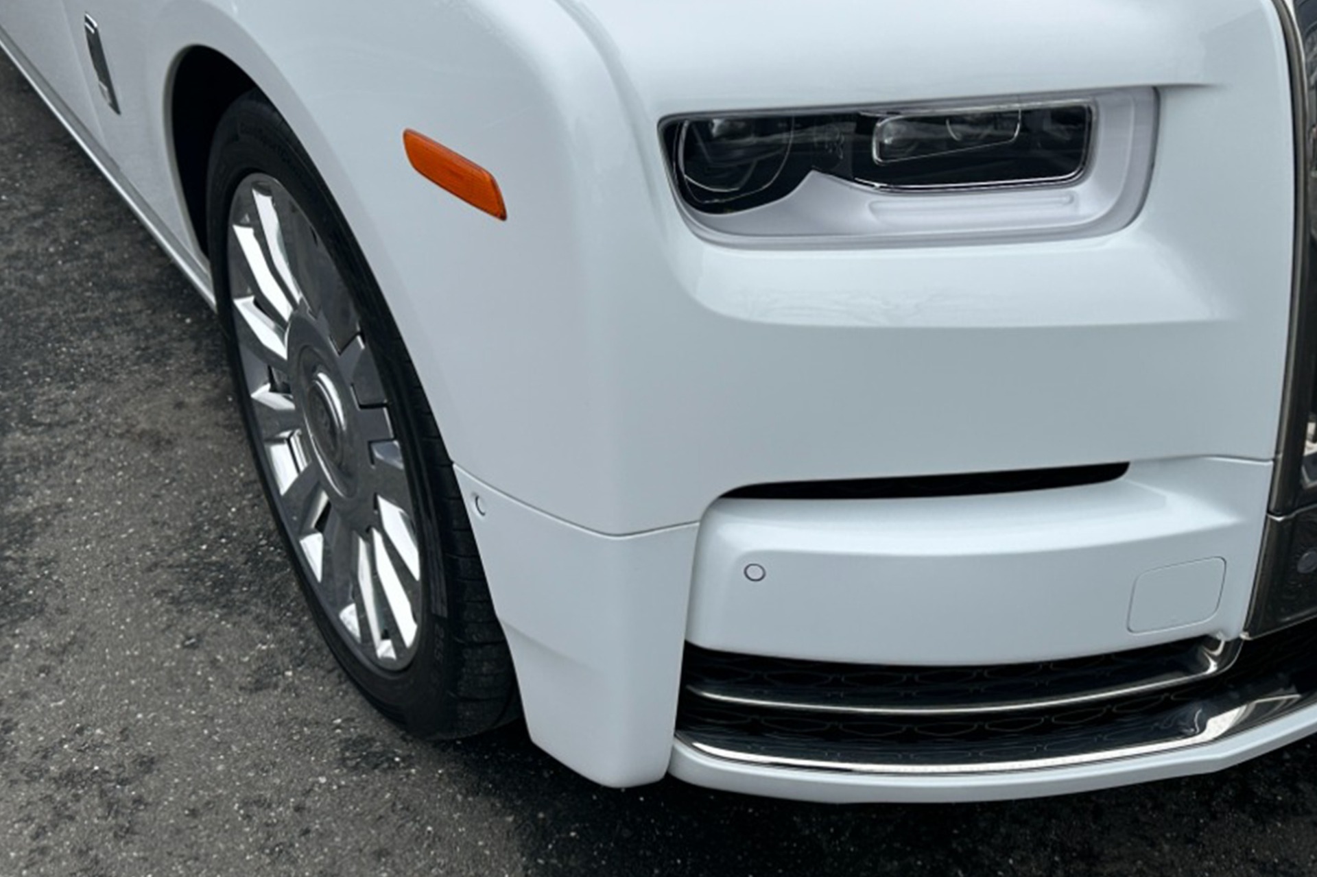 2022 Rolls-Royce Phantom Image 18