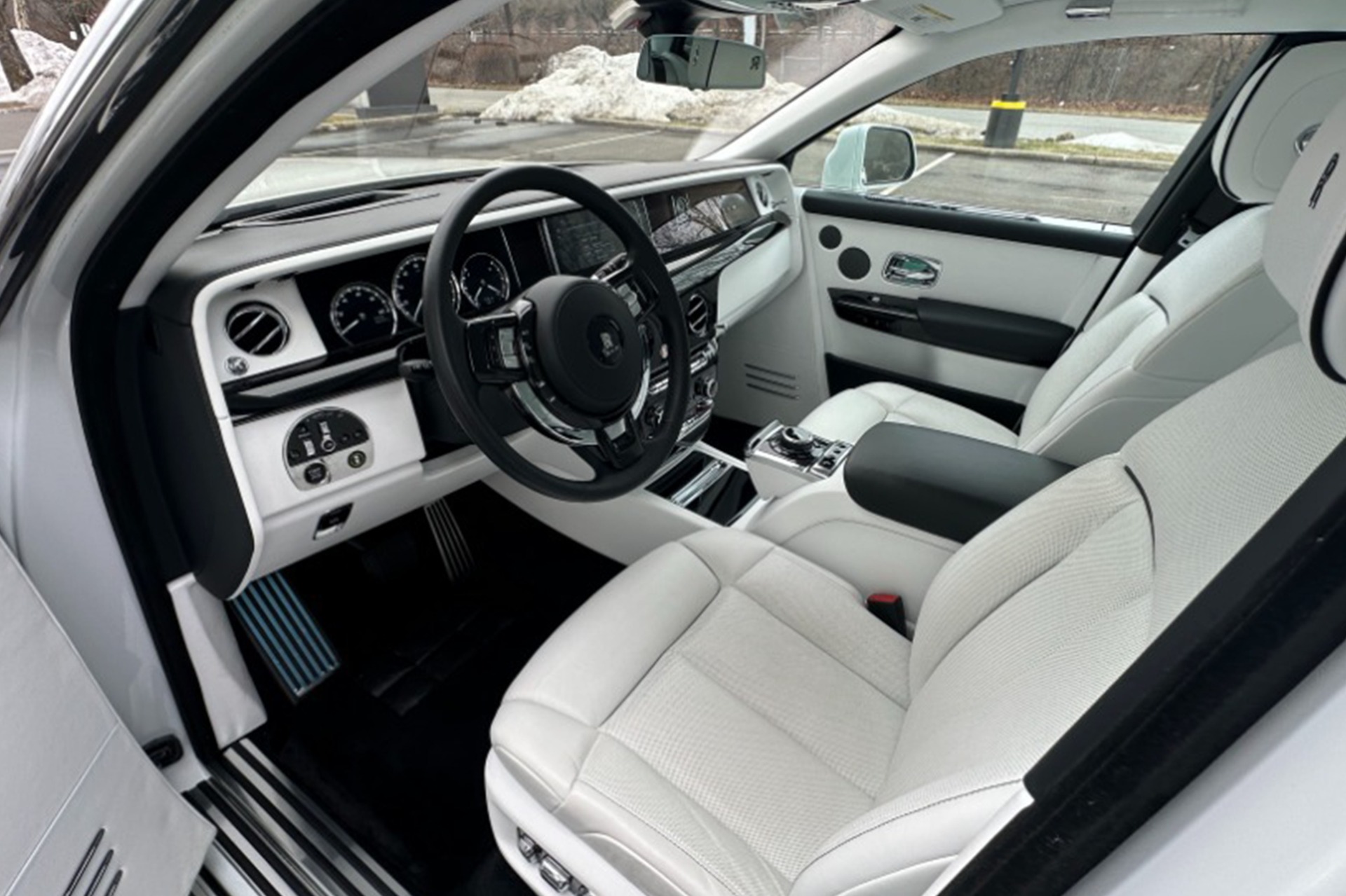 2022 Rolls-Royce Phantom Image 7