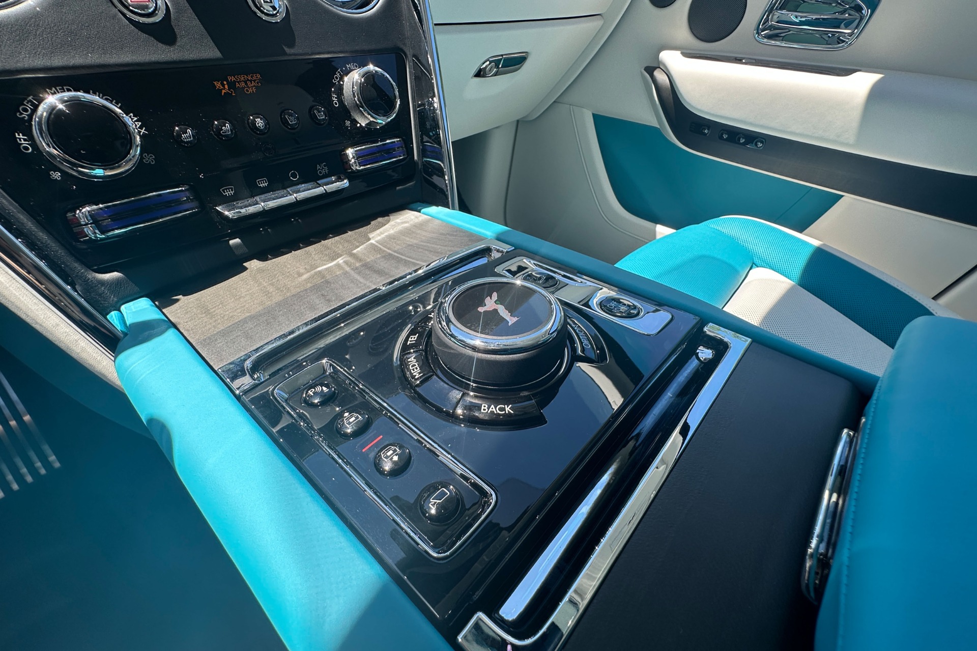 2027 Rolls-Royce Cullinan Base - Photo 10