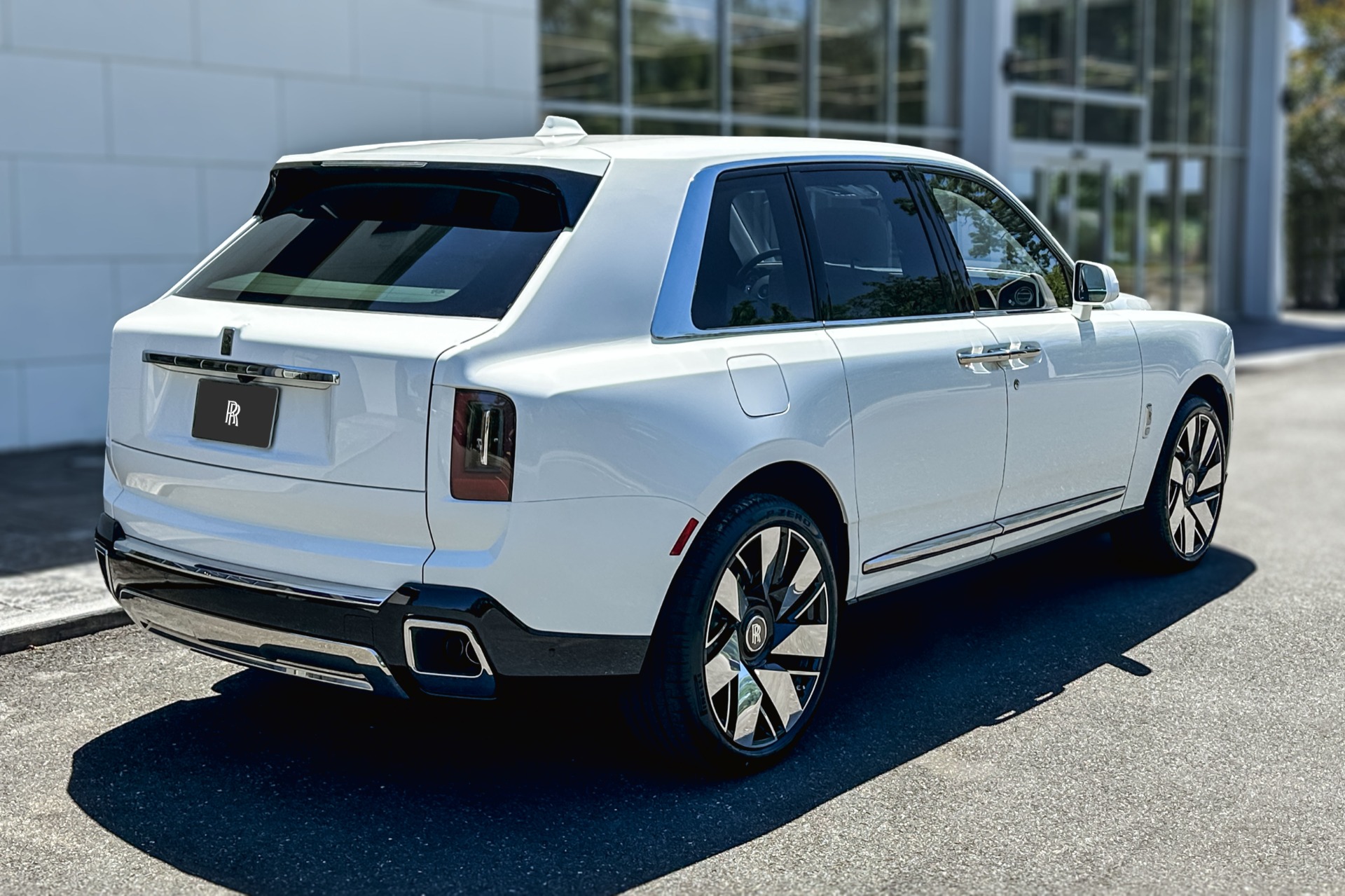 2027 Rolls-Royce Cullinan Base - Photo 2