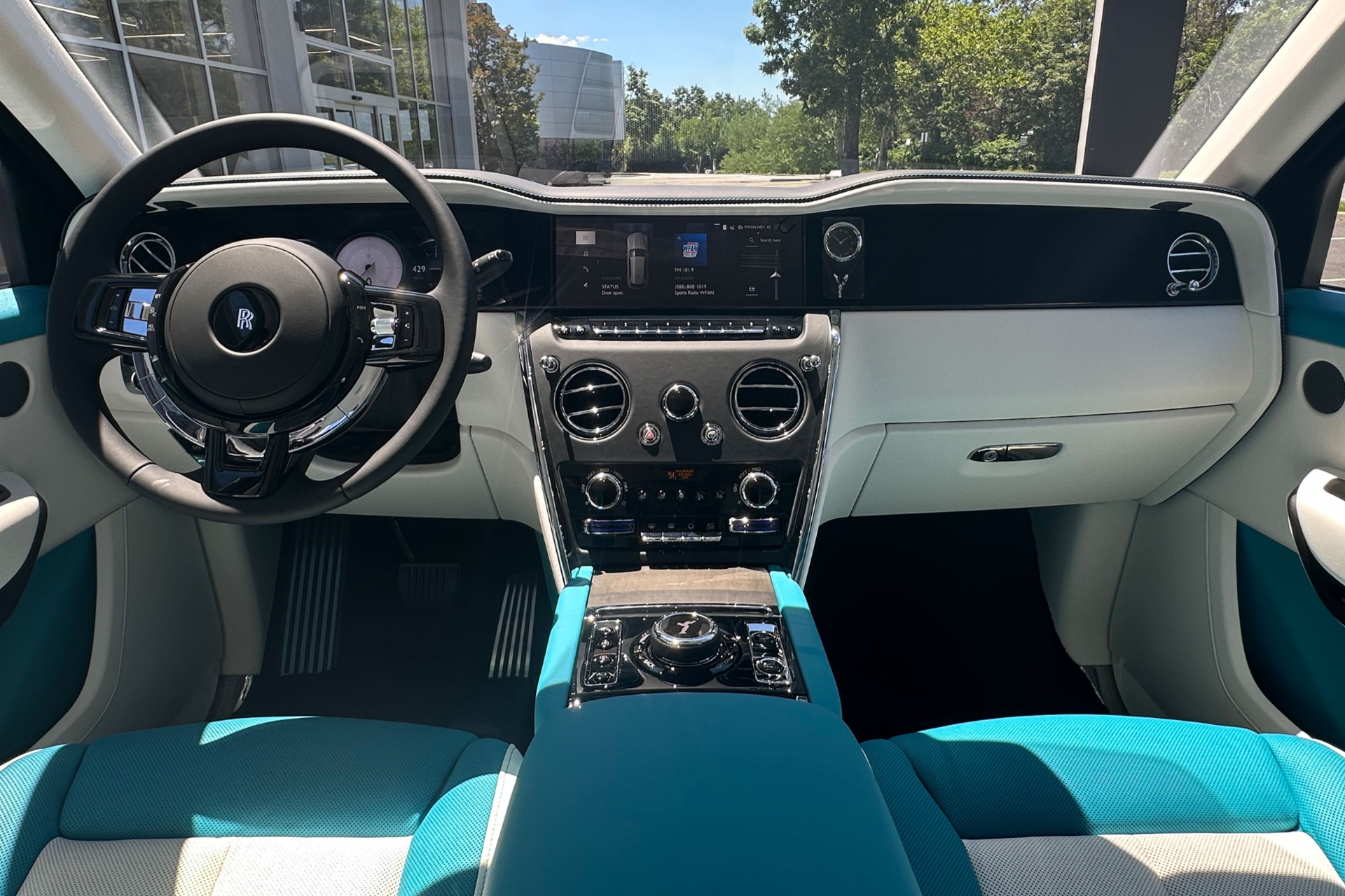 2027 Rolls-Royce Cullinan Base - Photo 4