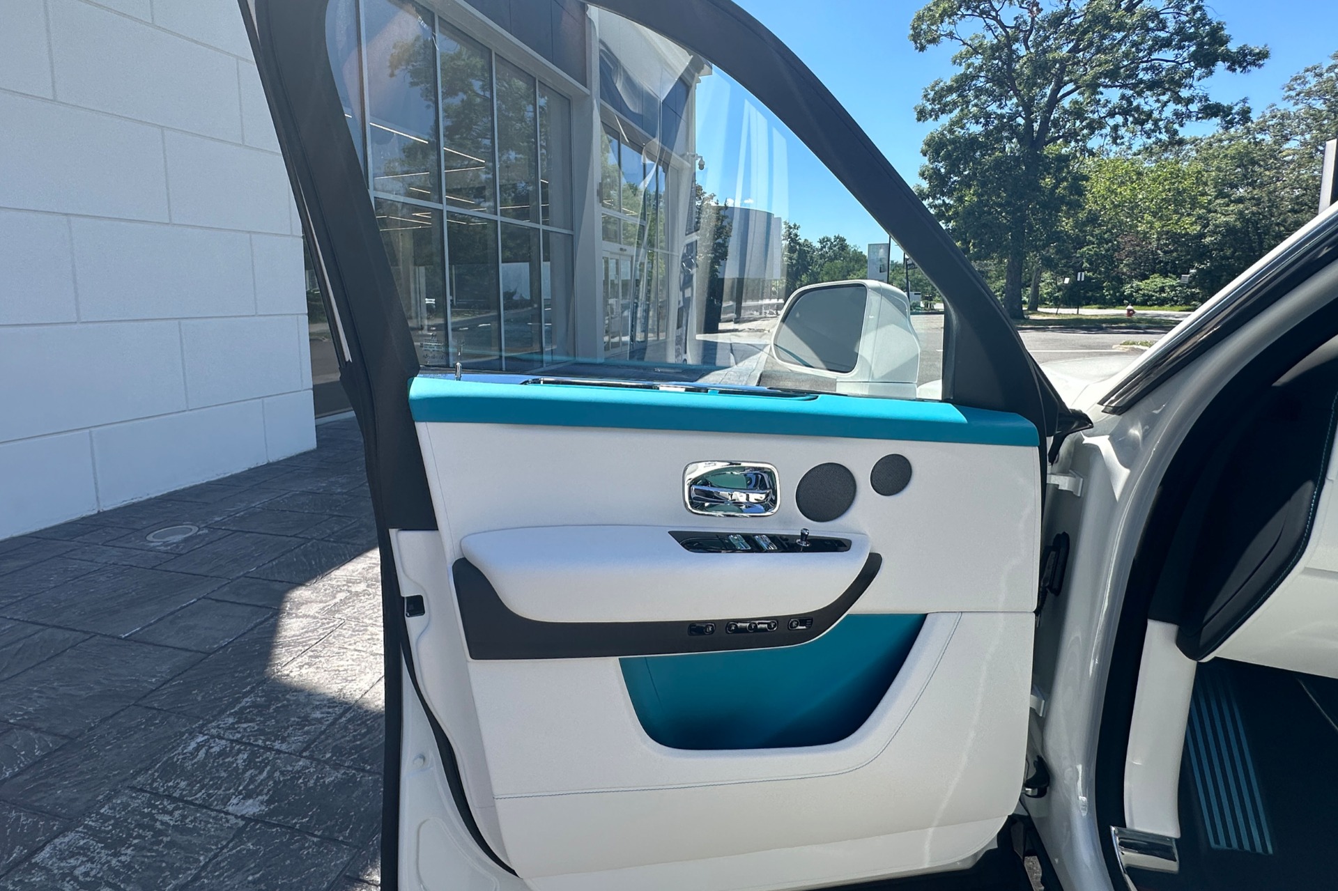 2027 Rolls-Royce Cullinan Base - Photo 6