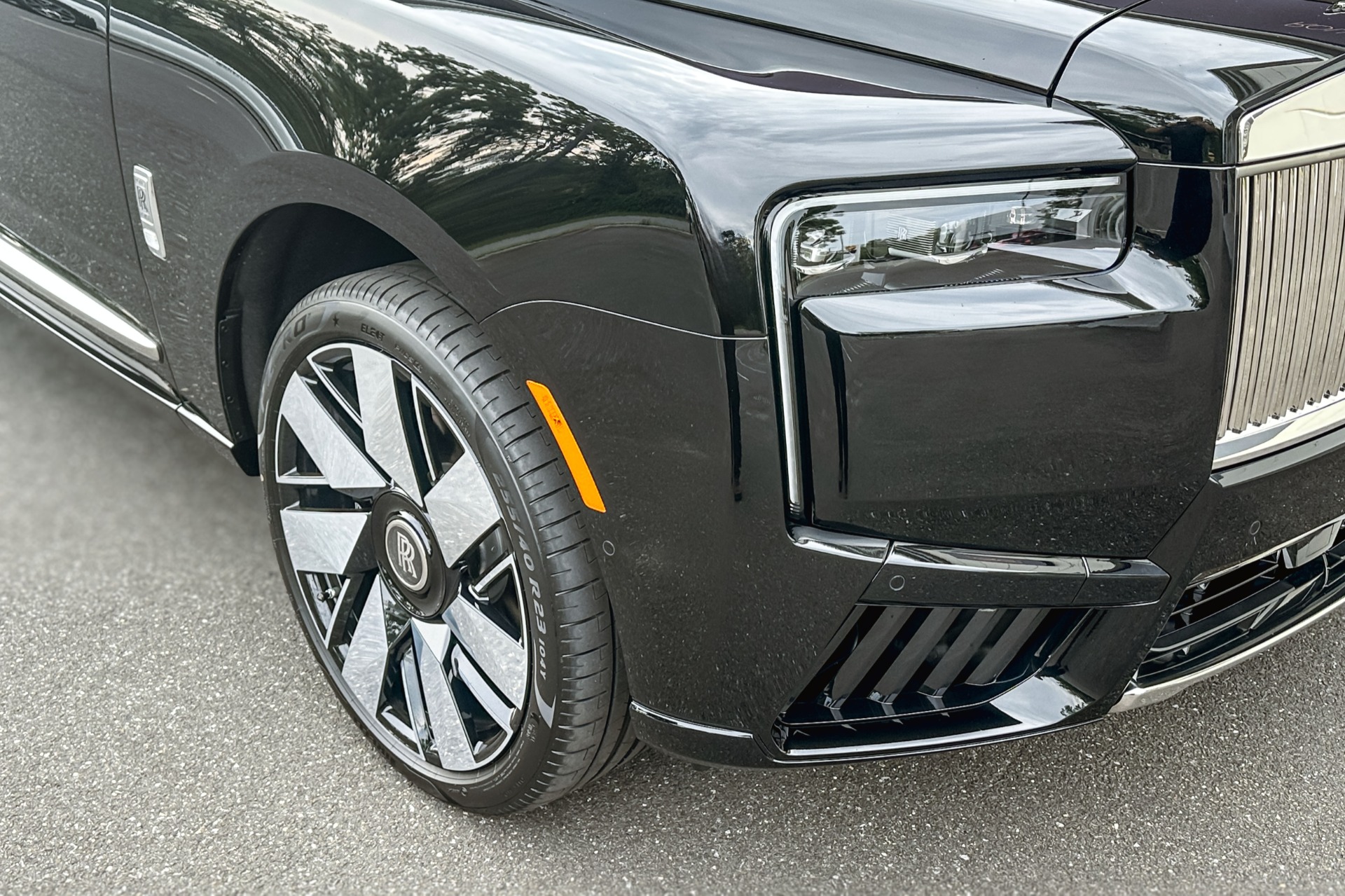 2027 Rolls-Royce Cullinan Image 22