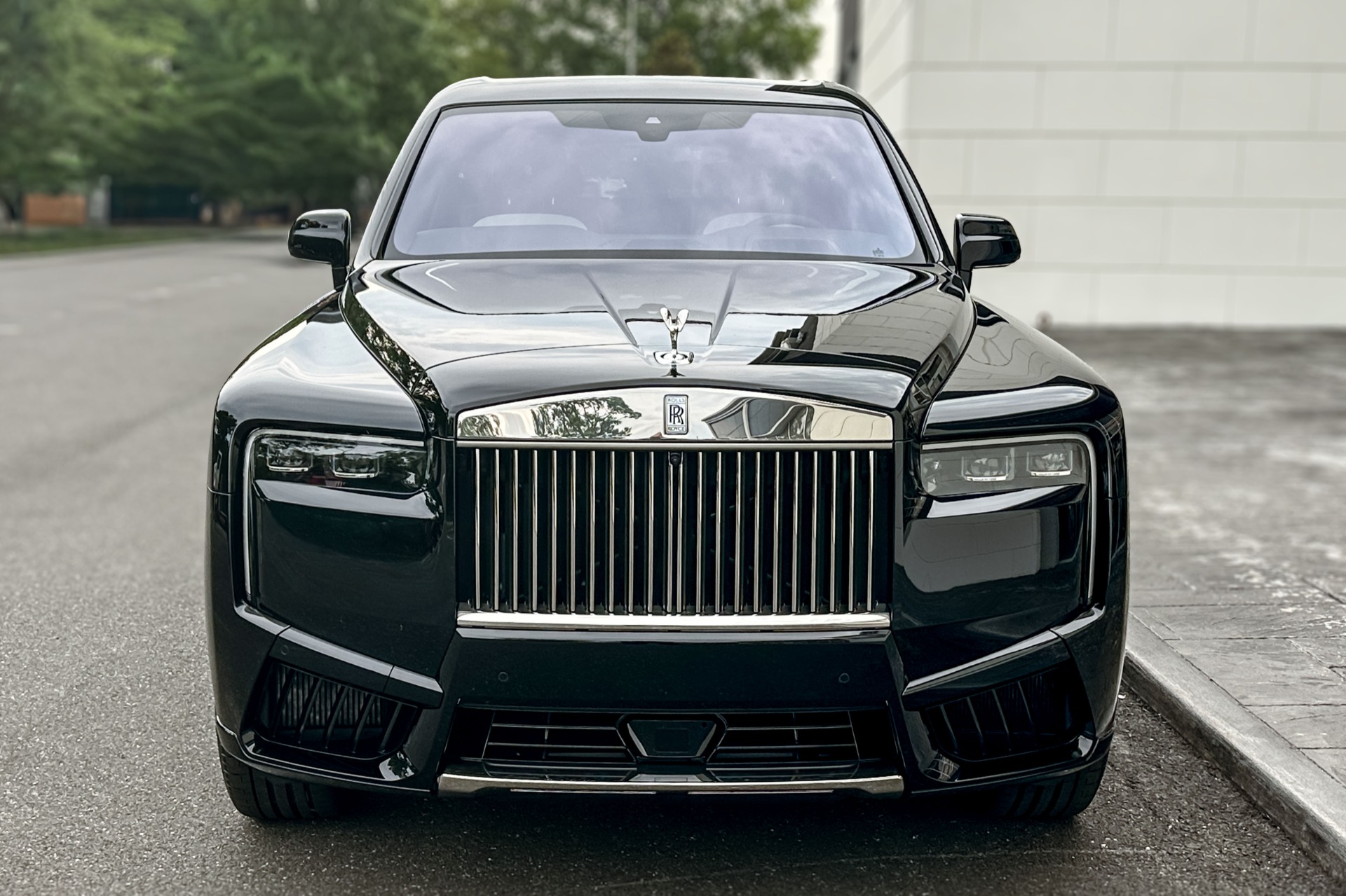 2027 Rolls-Royce Cullinan Image 4