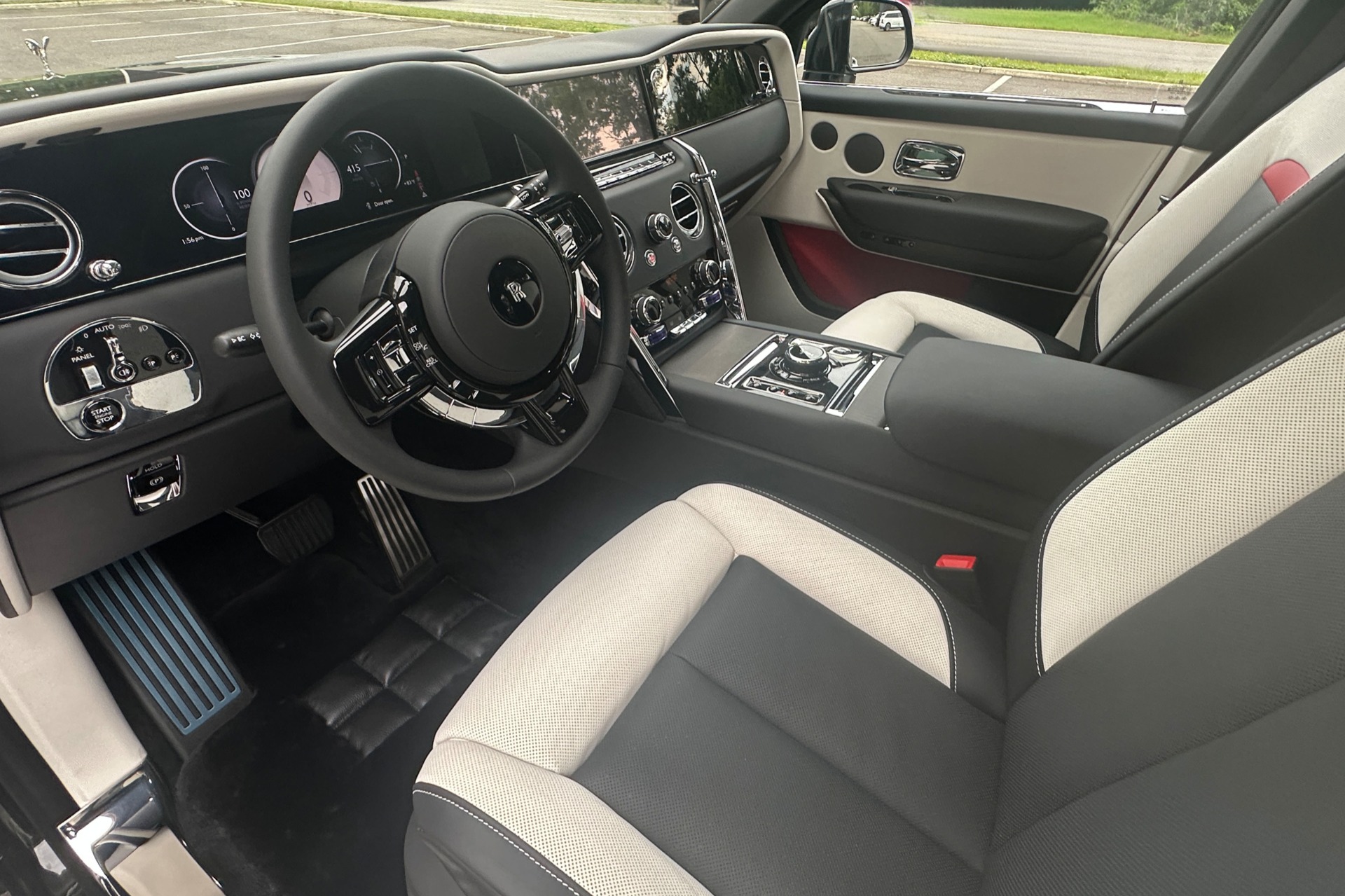 2027 Rolls-Royce Cullinan Image 5