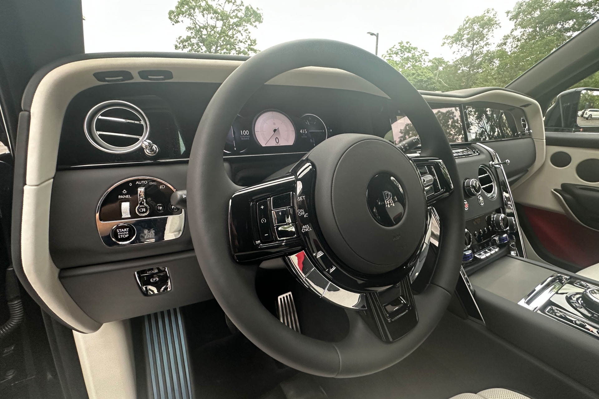 2027 Rolls-Royce Cullinan Image 6