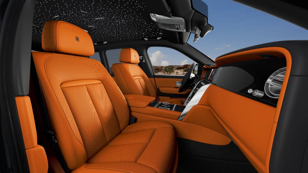 2027 Rolls-Royce Cullinan Image 2